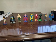 (9) DC Comics Lot Miniature Figurines 2″ Loose – Monogram International