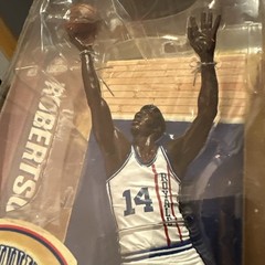 RARE!!! OSCAR ROBERTSON – CINCINNATI ROYALS – 2006 MCFARLANE – NBA LEGENDS