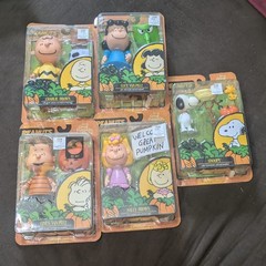 Peanuts IT’S THE GREAT PUMPKIN CHARLIE BROWN 5″ Figures Complete Set Halloween