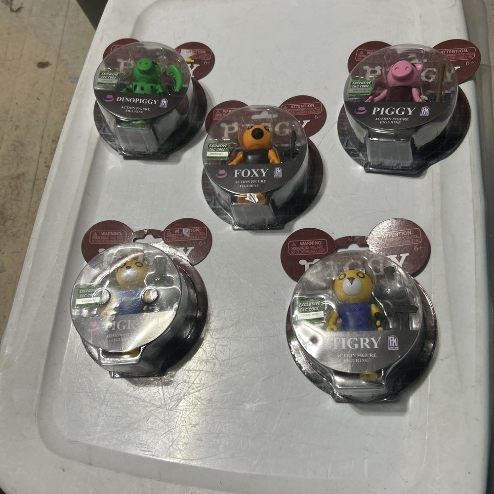 PIGGY Set Of 5 ~ W/ Dinopiggy ~ Series 1Roblox Action Figures DLC Codes