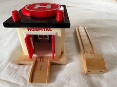 Rescue Hospital Thomas & Friends Wooden Railway (2002) Complete w/ Box