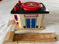 Rescue Hospital Thomas & Friends Wooden Railway (2002) Complete w/ Box