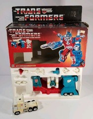 Vintage 1985 Hasbro Transformers City Commander Ultra Magnus #5795 with Box