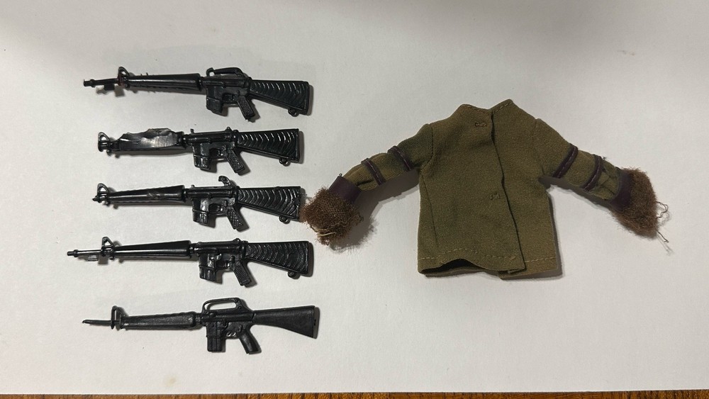 Planet Of The Apes Mego 8″ Rifle Lot Vintage 1970’s POTA Shirt Galen Cornelius