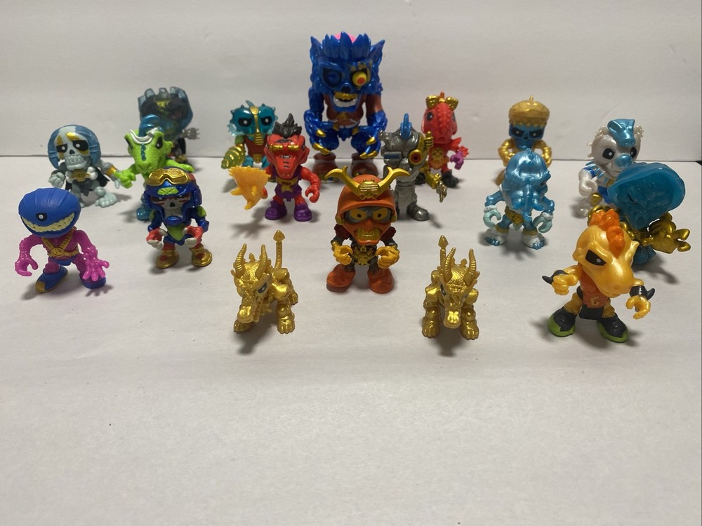 Treasure x Moose 18 Figure Lot No Accessories Mixed Lot