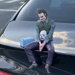 10cm New Joker Heath Ledger Sitting Figure Toy Set For Car Roof Tail Pendant