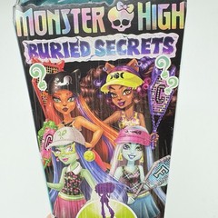 Monster High Buried Secrets MYSTERY – 11″ Doll 1 Pair Of Shoes 4 Accessories NEW