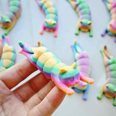 3D PRINTED – LAYING CAT – RANDOM RAINBOW COLORS – ARTICULATED – FIDGET TOY