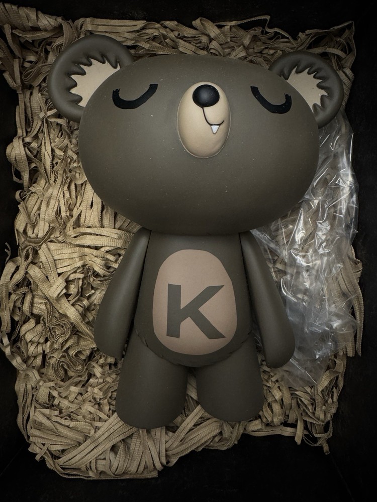 3A threea ashley wood Kuntsler Bear Brown OG Eyes Closed Rare Original Packaging
