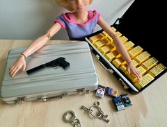 1:6 miniature Suitcase gold bars cash pistol cigarette handcuff gun Money bills