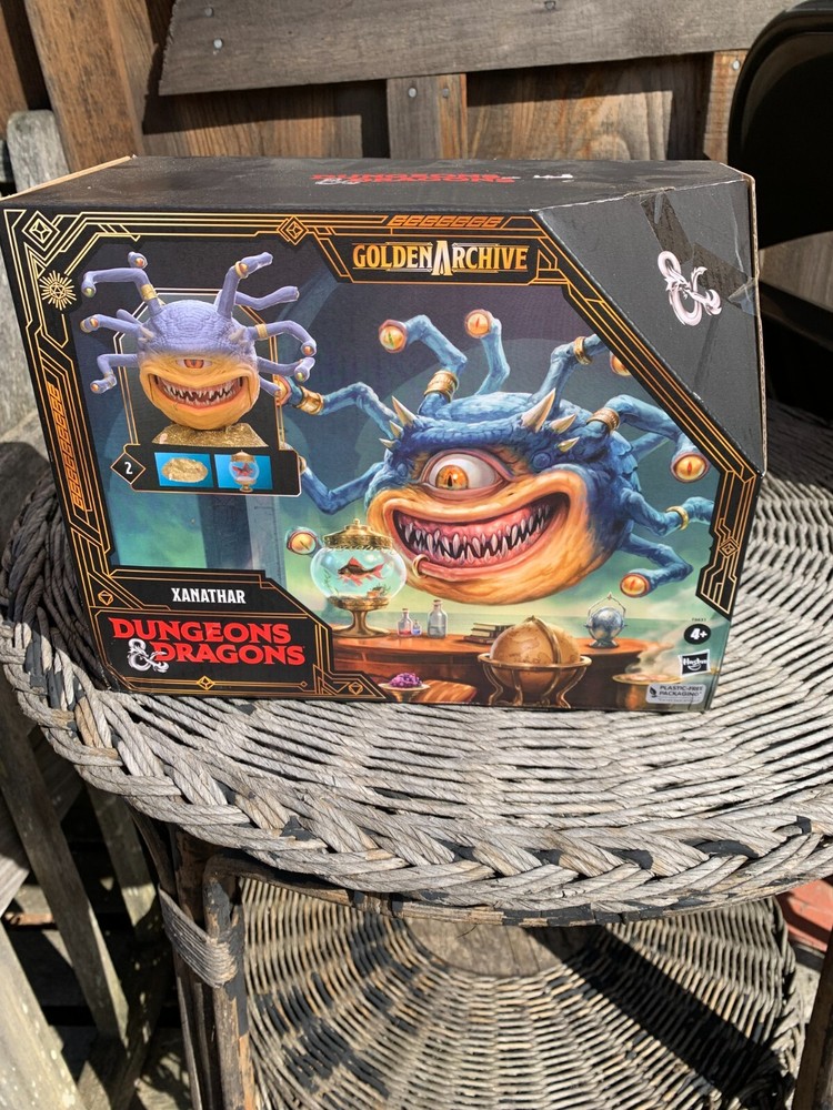 Dungeons and Dragons D&D Golden Archive Xanathar Beholder Figure SEALED