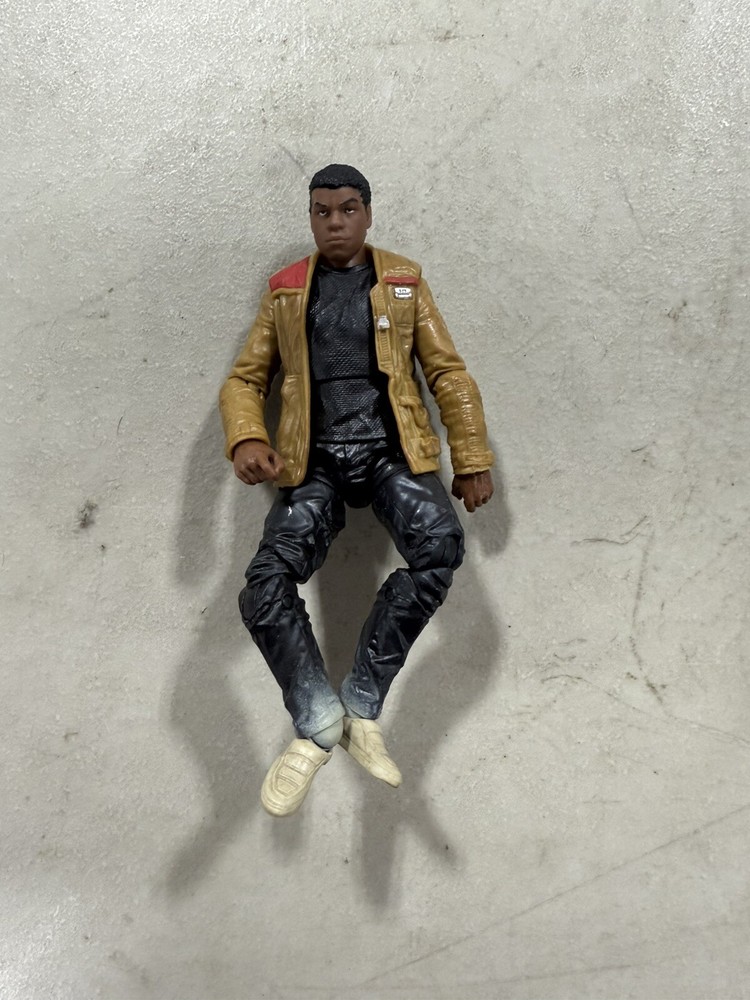 Genuine Hasbro 5 1/2″ (inch) Articulated Finn From Star Wars Action Figure E4