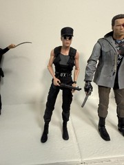 NECA Terminator Lot 2 Motorcycle Cops Sarah Connor & The Terminator Extra Heads