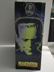 Universal Monsters Frankenstein W/ Operating Table Diamond Select Action Figure