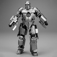 HiPlay Fondjoy Infinity Saga – Iron Man MK1, 1:12 Scale Plastic Model Kits