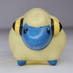 2000 Pokemon 1.5″ Mareep Mini Figure Finger Puppet Nintendo Bandai