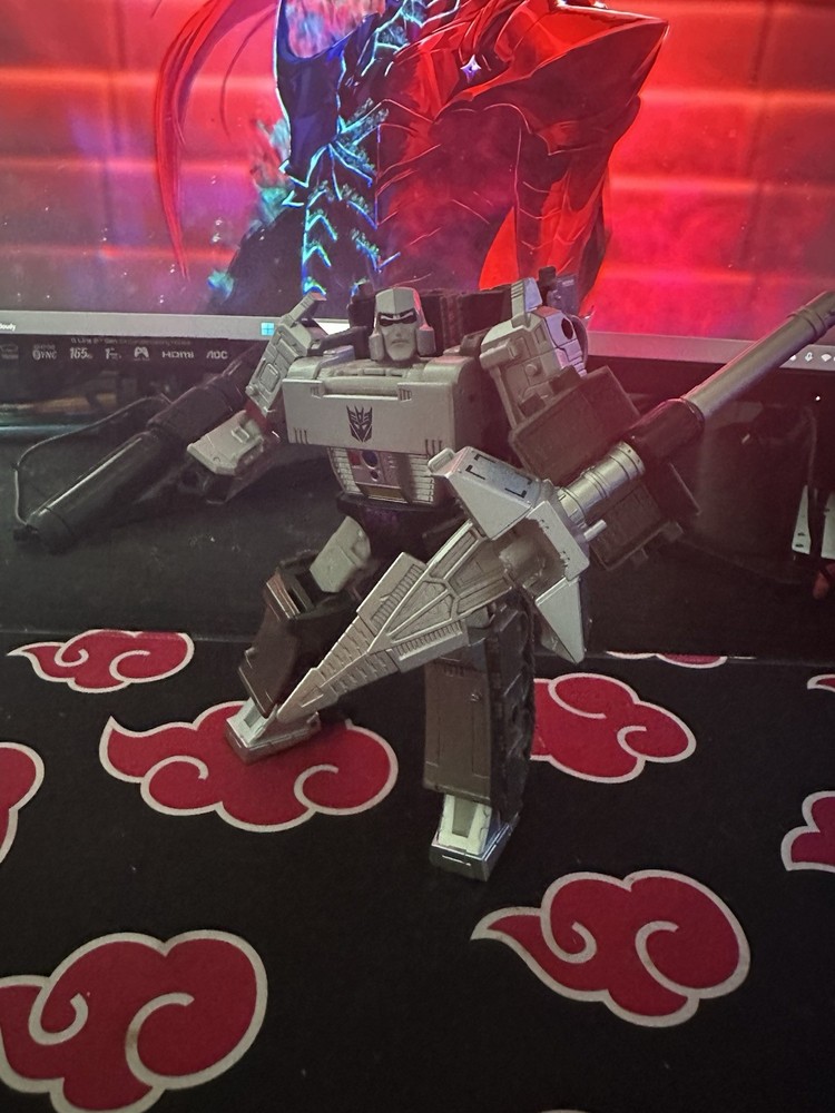Transformers Dramatic Capture Series Megatron Complete Used