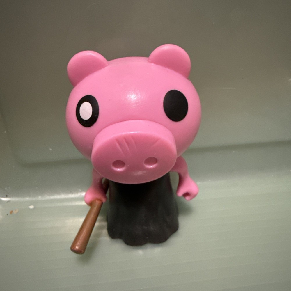 PhatMojo Piggy Minifigure Series 1-Pink Piggy w/Bat 3″ Figure