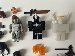 R0BL0X Toys Action Figures Lot Of 10 Figure Pack & Accessories NO CODES