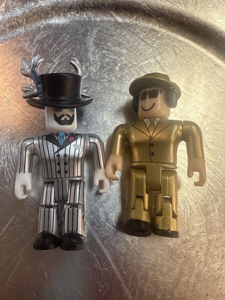 R0BL0X Toys Lot Of 2 Robloxian Action Figures Only No Codes Gold & Silver