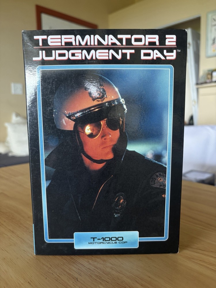 NECA Terminator 2 JUDGMENT DAY T-1000 Motorcycle Cop 7” Action Figure New NIB