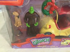 UNIVERSAL STUDIOS/PLAYMATES VINTAGE 2000 PLAYSET “HOW THE GRINCH STOLE CHRISTMAS