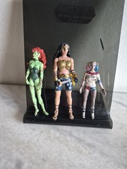 Lot of three DC figures Wonder Woman, Harley Quinn an Poison Ivy 6″ Preowned