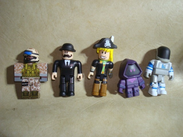 Roblox Lot of 5 Mixed Figures -#20
