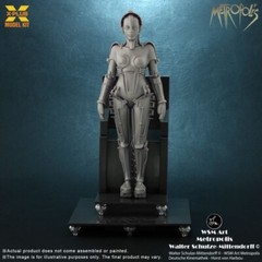 Metropolis Maschinenmensch Maria 1:8 Scale Model Kit Figure X-PLUS Silver Screen