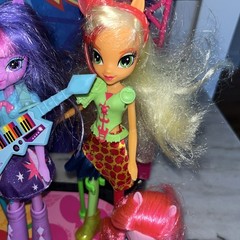 MLP My Little Pony Equestria Girls Rainbow Rocks Mane Event Stage With Dolls!