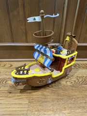 DISNEY JAKE AND THE NEVERLAND PIRATES Bucky Talking Ship, Hideout, Figures LOT
