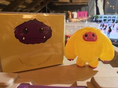 ABOMINABLE TOYS ~ LEMON DROP CHOMP GLOW IN THE DARK FIGURE, In Box Protector