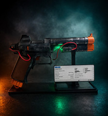 ARC Raiders Venator Prop Replica – Full Size LED Sci-Fi Display Model
