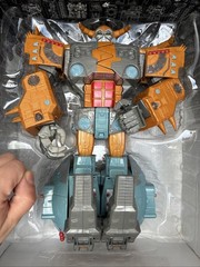 Transformers Hasbro 2016 Platinum Edition Unicron Universal Dominator Complete