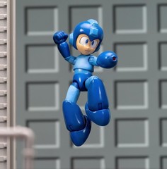 Mega Man 1/12 Scale 6″ Action Figure Toys for Kids and Adults Licensed by Capcom