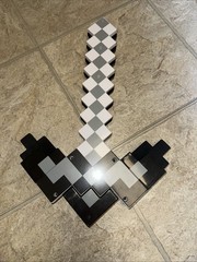 Mattel 2014 2-in-1 Minecraft Games Transforming Sword And Pickaxe. Cosplay Item.