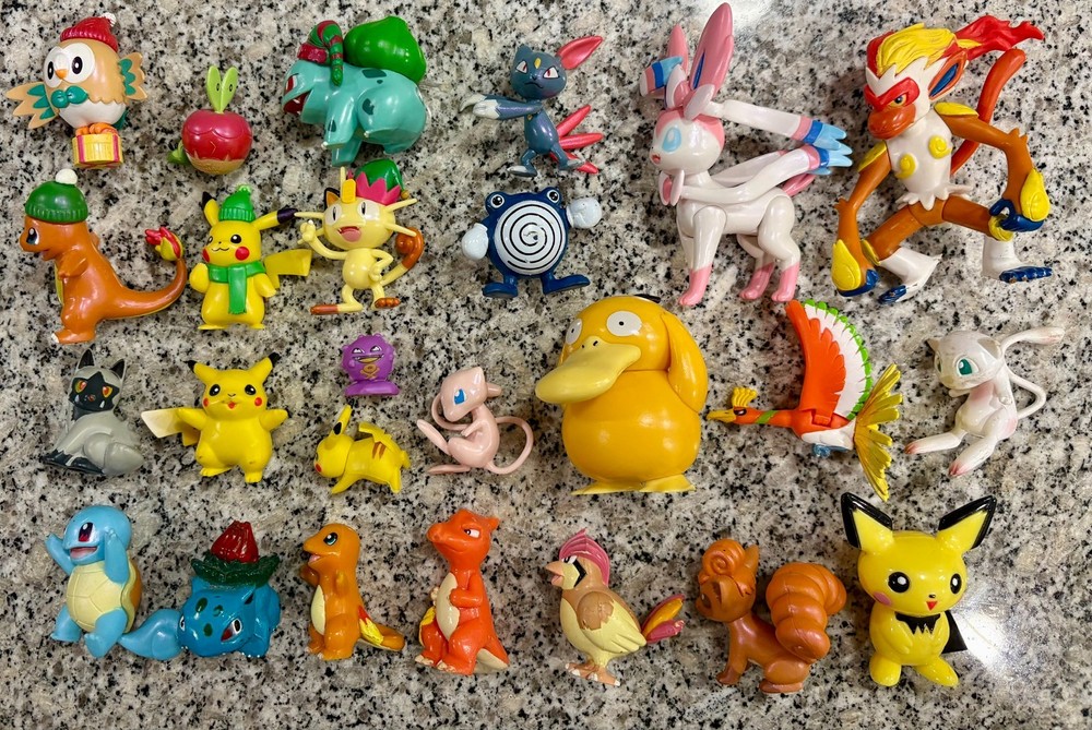 Pokemon Figure Lot 29 Pikachu Mew Bulbasaur Psyduck Sylveon Ho-Oh Infernape