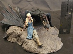 Dark Horse Game of Thrones Daenerys & Drogon Sculpture Statue Gentle Giant