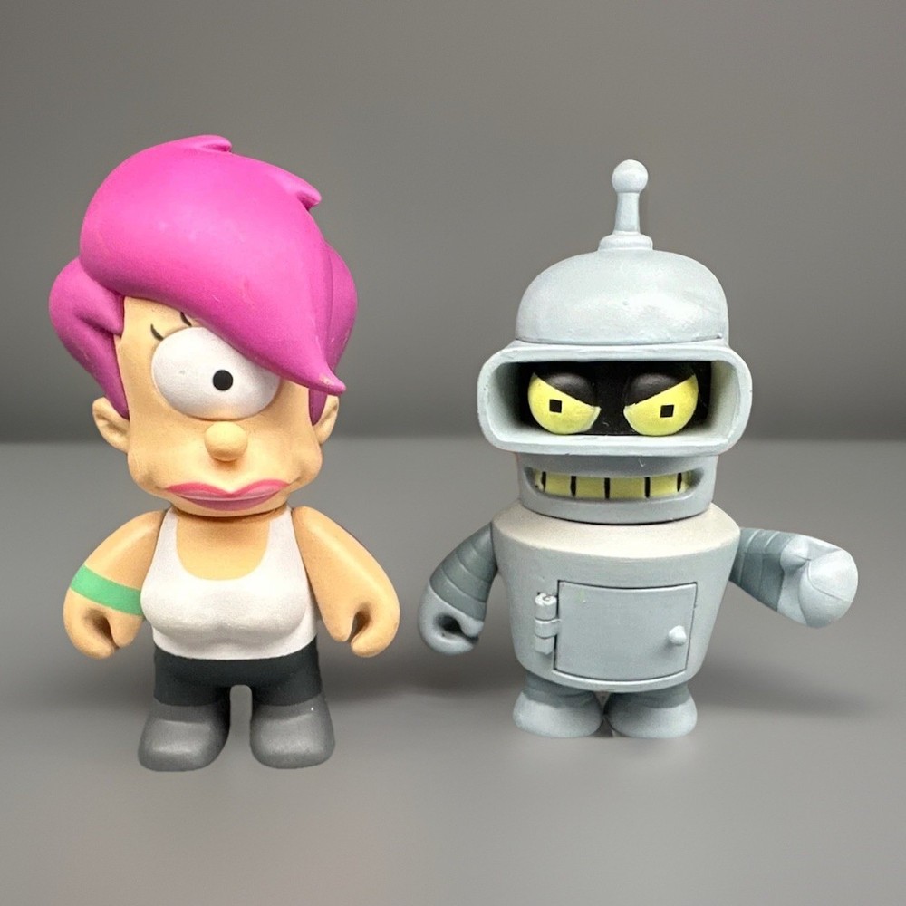 Kidrobot Futurama Series 1 Bender 1/16 + Kidrobot Futurama Mini Series 1 – Leela