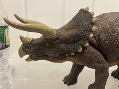 Jurassic Park World Dinosaur Habitat Defender Triceratops Figure Dino Trackers 1