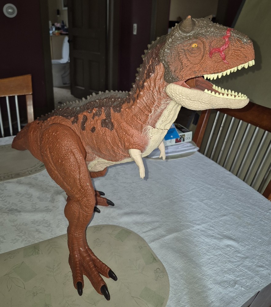 Jurassic World Camp Cretaceous Super Colossal 3ft Carnotaurus Toro Dinosaur Toy
