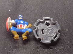 Marvel’s The Avengers Captain America Kinder Joy Miniature Figure