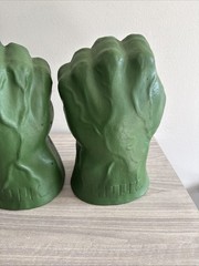 MARVEL INCREDIBLE HULK FOAM SMASH FIST HANDS GLOVES 2003 UNIVERSAL WORKING SOUND