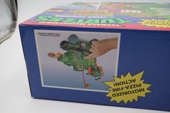 Teenage Mutant Ninja Turtles Pizza Thrower Motorized Pizza-Fire Action NEW
