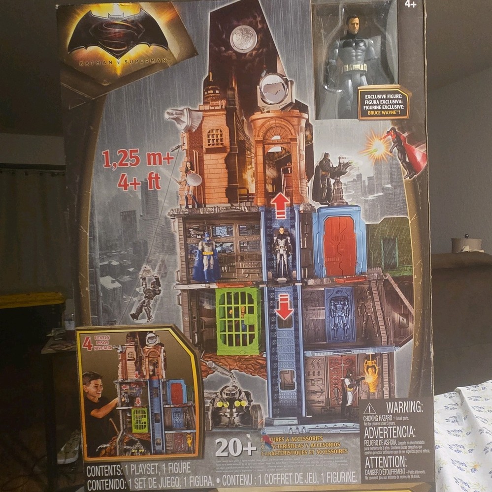 Ultimate Batcave Playset with Bruce Wayne BATMAN V SUPERMAN Mattel NEW MIB Mega