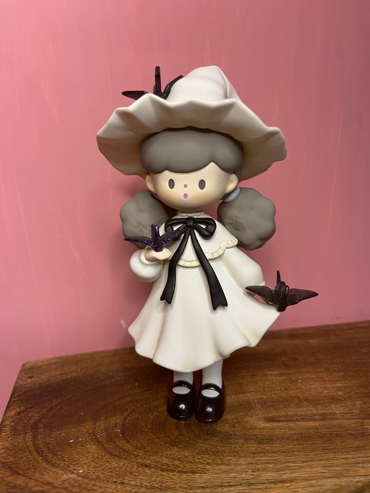 Molinta Chasing Light Series Collectible Blind Box Figure Qianzhihe WITH box