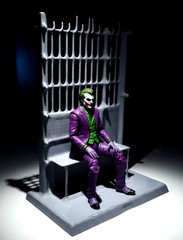1:12 Scale Arkham-Style Jail Cell Diorama – 6″ Figure Prison Cage for Joker, Bat