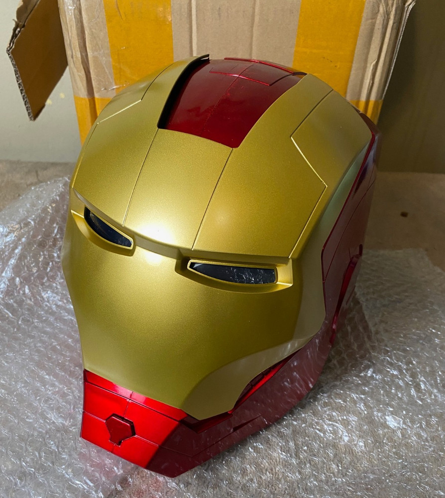IRON MAN Helmet Wearable Helmet Mask LED Lights Collectable Prop