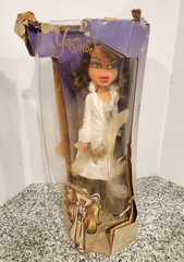 Yasmin 24″ 2003 MGA Entertainment BIG BRATZ NEW Exclusive in Box DMG #2