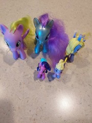 My Little Pony G4 Small Lot Of 5 Ponies And 2 Playset Piece